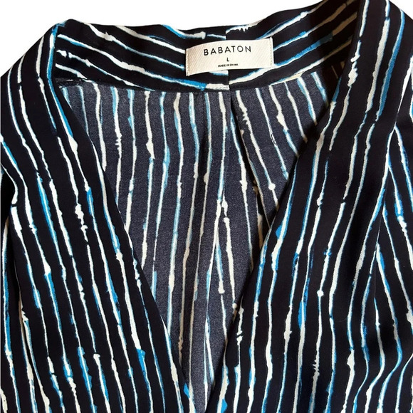 Aritzia Babaton Sleeveless Blue Striped Blouse Women’s Size Large V Neck EUC - Picture 2 of 8
